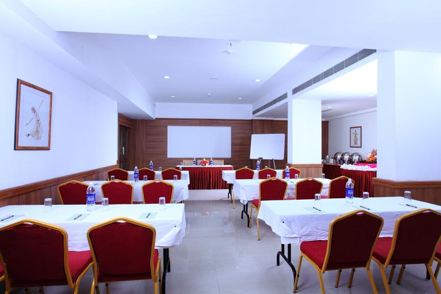 Pooram International Hotel Thrissur Ngoại thất bức ảnh